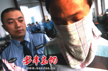 民警没上门他却慌了神蒙面贼跑进派出所表清白